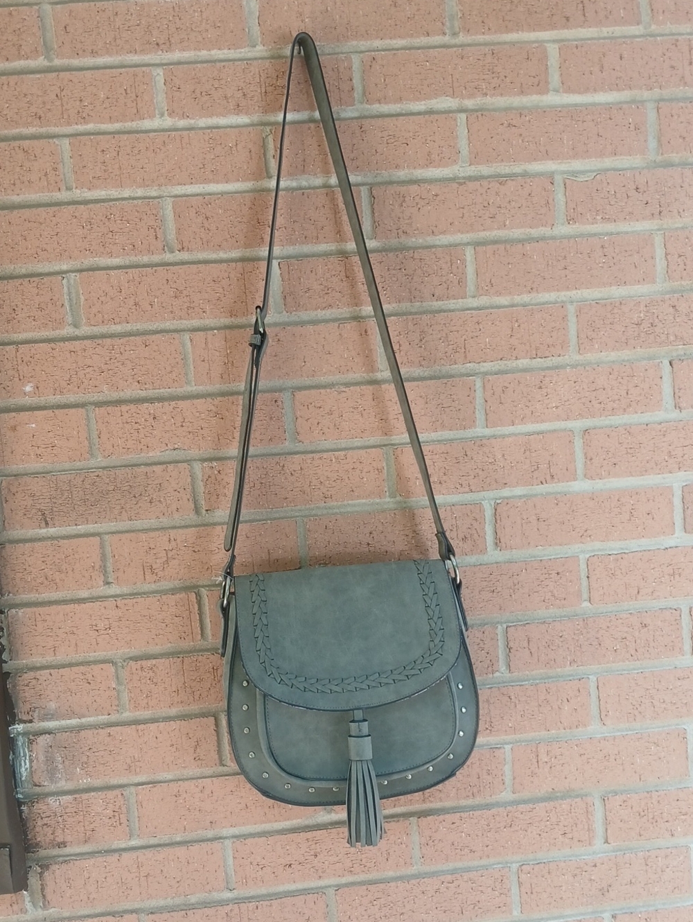 Braided Flap Tassel Crossbody Bag in Grey